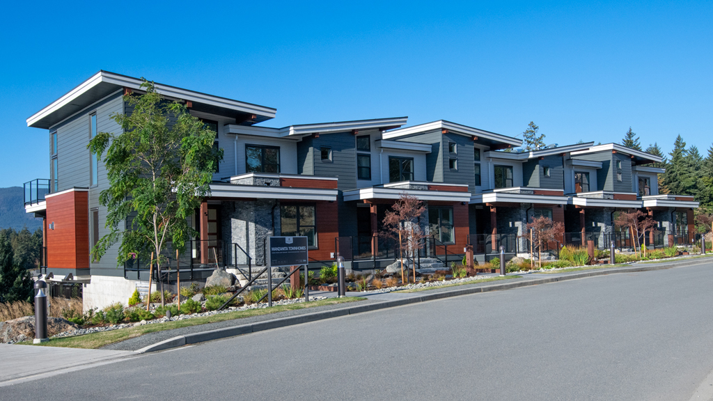 Manzanita M5 Exterior